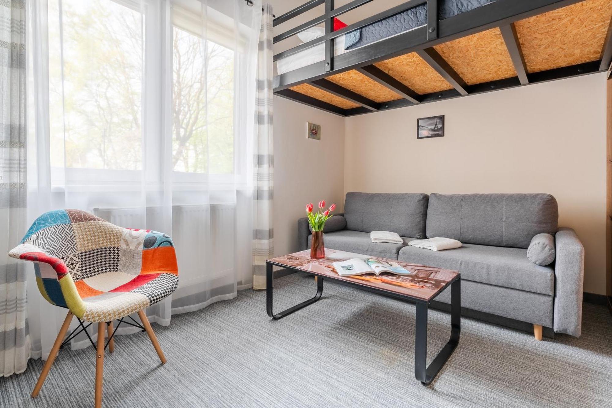 Apartament Loftowy Na Spokojnej 코워브제크 외부 사진