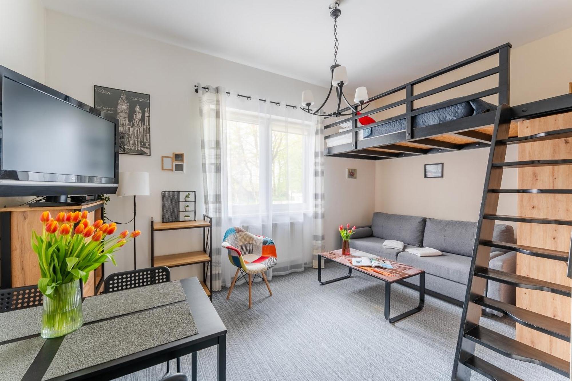 Apartament Loftowy Na Spokojnej 코워브제크 외부 사진